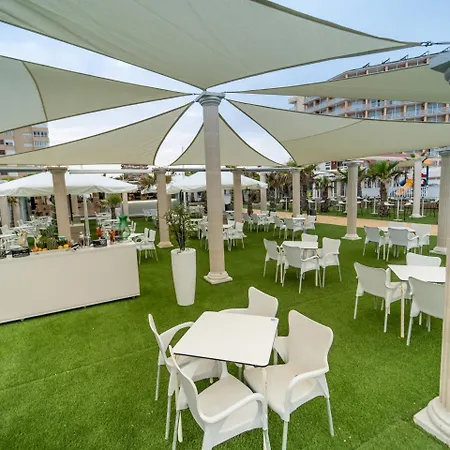 & Entremares Hotel