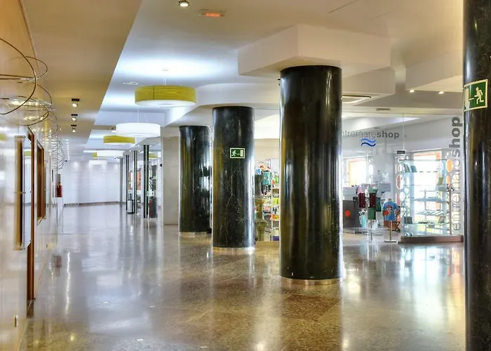 Готель & Entremares 4*